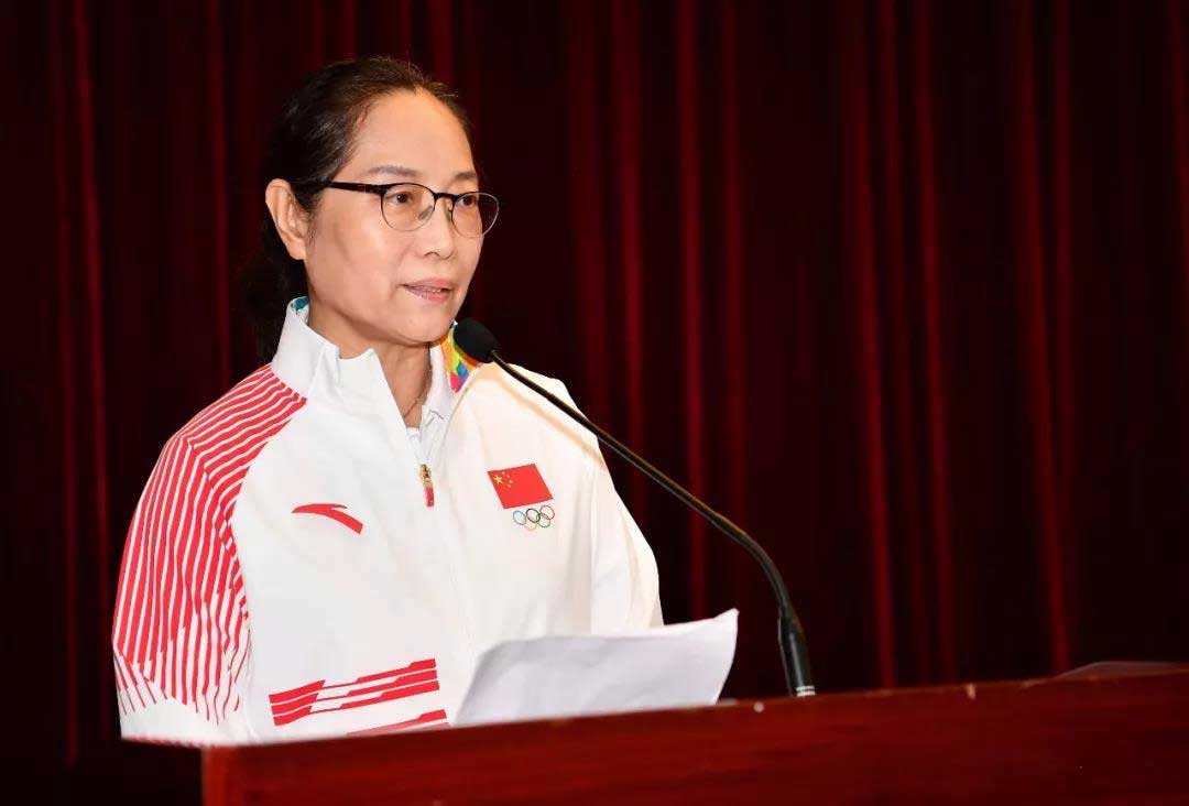 跳水教练任少芬代表教练员发言.