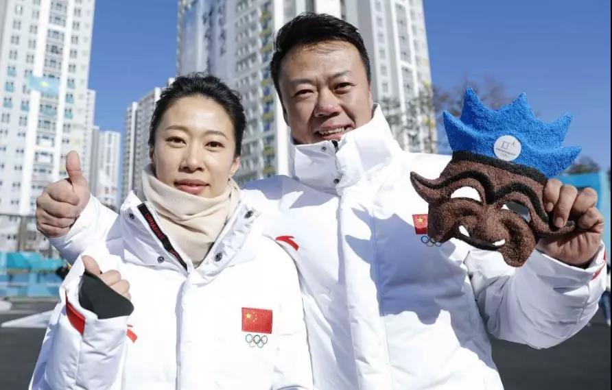 挑战自我 再创辉煌——记前花样滑冰运动员申雪/赵宏博