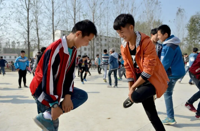 体育成课后服务香悖悖!体育老师和教练真的"翻身"了?