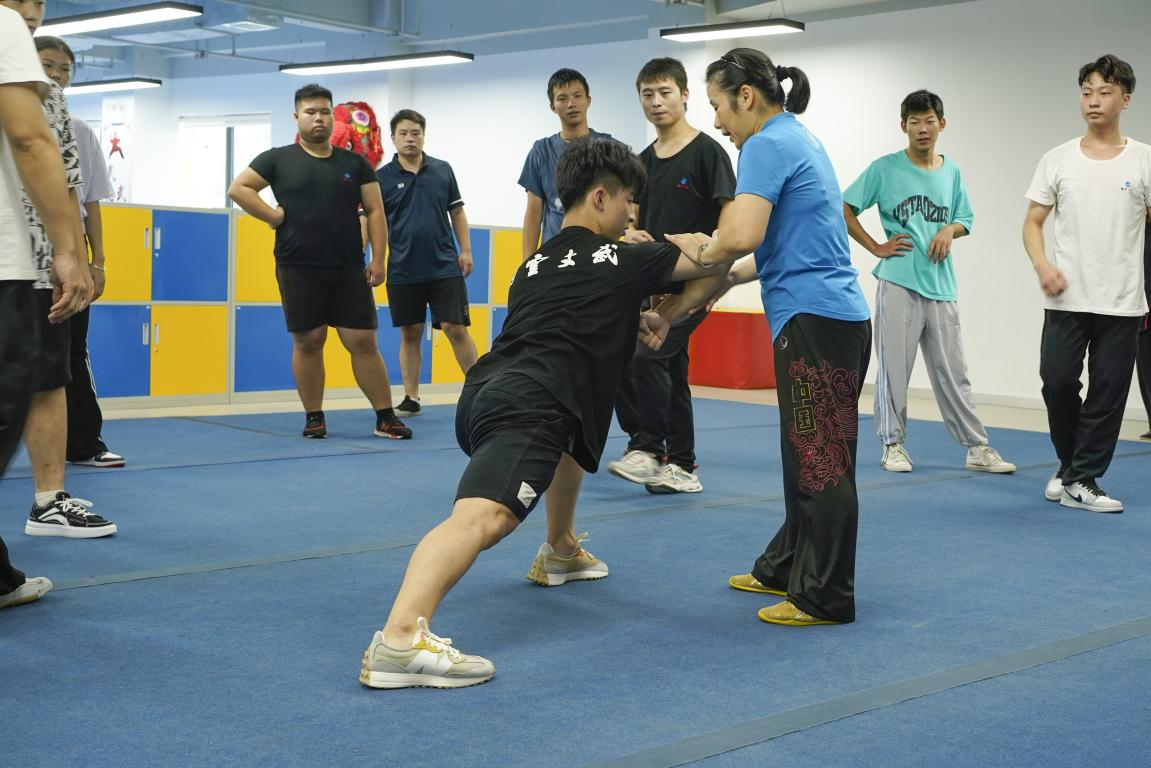 实施等级标准 呵护身心健康--桐乡全力推进青少年武术运动技能普及