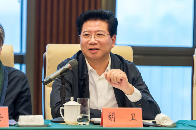 聚焦两会全国政协委员胡卫应警惕体育应试化加强校外培训机构监管